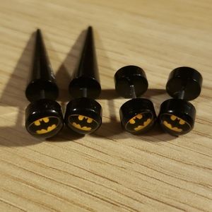 Batman imitation plug earrings